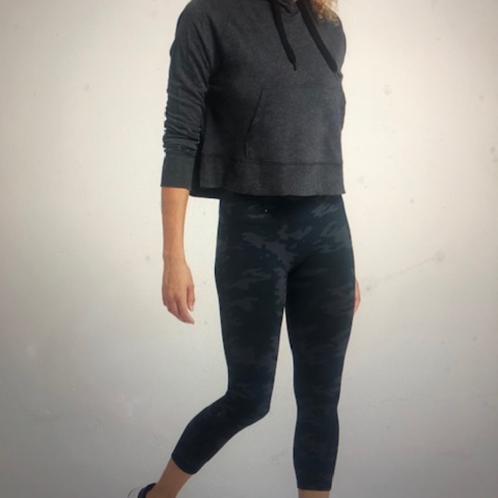 Spanx Look at Me Now Seamless Cropped Leggings